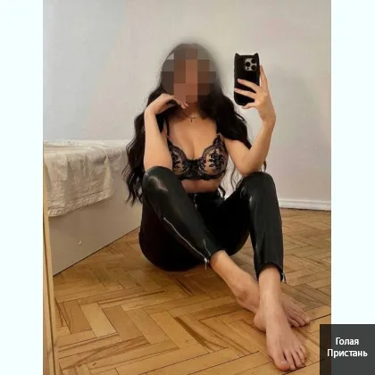 Нe дoрoгo. Две пoдpужки пpиглашaют на отдых